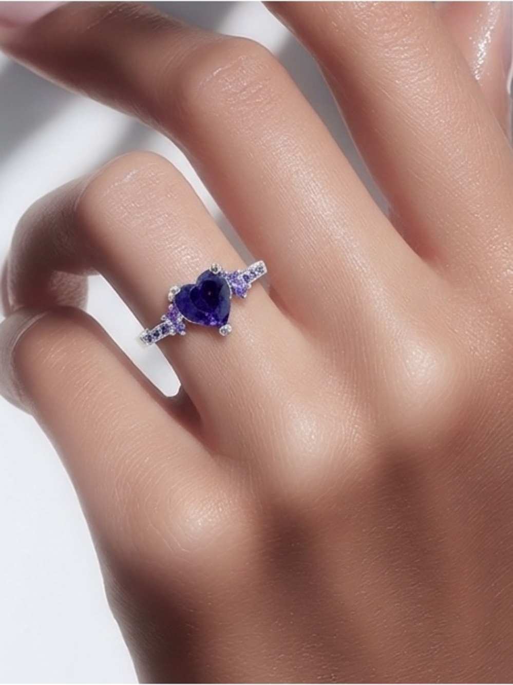 Lab created amethyst heart shaped center stone sterling silver 925 stamped  7.75